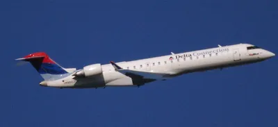 Bombardier CRJ — Википедия