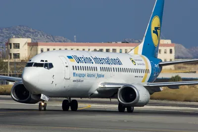 МАУ выведет из флота три самолета Boeing 737-800
