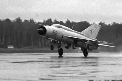 Самолет-истребитель МиГ-21ПФС. СССР
