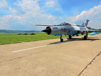 Модель самолета FreeWing MiG-21 PNP - Магазин радиоуправляемых моделей  Hobbystart.ru