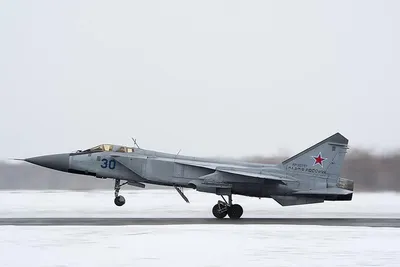 Модель самолета Миг-31 ВКС России 1:48 ( шасси выпущены) AR0057