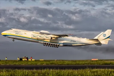 Самолет «Мрия» доставил в Украину более 111 тонн медицинского груза для  больниц — Официальное интернет-представительство Президента Украины