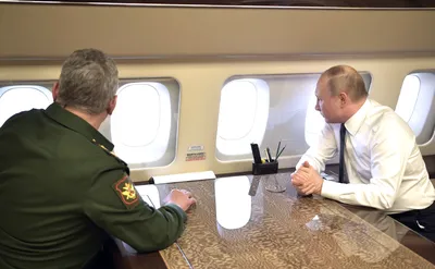 Самолет Путина в ОАЭ сопровождали истребители РФ. Читайте на UKR.NET