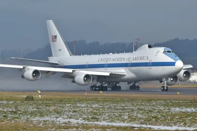 Air Force One, Boeing 747, Самолет Представителя Президента США Фотография,  картинки, изображения и сток-фотография без роялти. Image 79045823