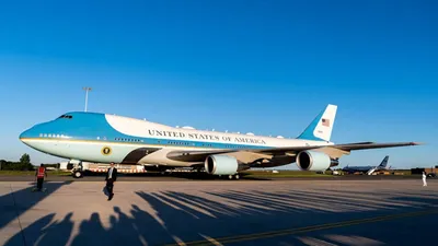 Самолет президента США – как выглядит авиалайнер изнутри | РБК Украина