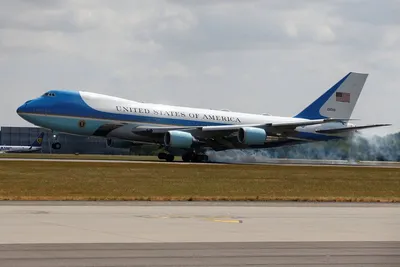 СМИ: самолет экс-президента США Билла Клинтона совершил вынужденную посадку  в Танзании - AEX.RU