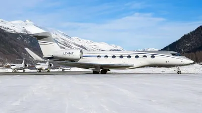 10 мест для охраны и 30 для гостей. Как выглядит самый дорогой частный самолет  Романа Абрамовича?