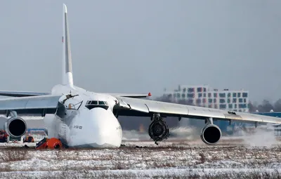 Ан-124 «Руслан» — самый большой в мире серийный самолёт. Авиакомпания  «Волга-Днепр»