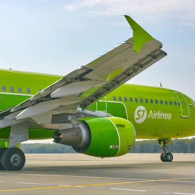 File:S7 Airlines, вид на самолёт с развязки Каширское шоссе - МКАД  (21.05.2022).jpg - Wikimedia Commons