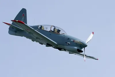 На видео засняли, как Су-27 пытался отогнать истребитель НАТО от самолета  министра обороны РФ | Gamebomb.ru
