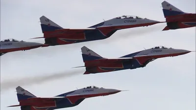 Самолеты МиГ-29 \"Стрижи\", Су-30СМ \"Русские витязи\", Ан-26 - Кубинка - \"  Армия-2018\" - YouTube
