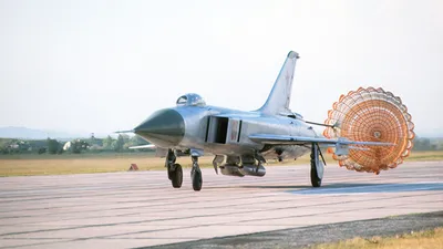 Су-15 «графин» — советский истребитель-перехватчик, разработанный в начале  1960-х годов.