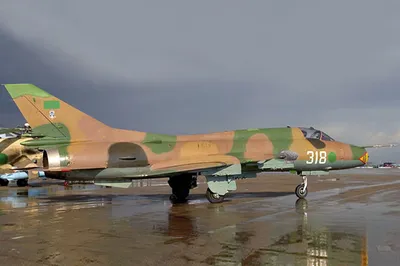Файл:ЦМ ВОВ. Истребитель-бомбардировщик Су-22 (Су-17) (СССР).jpg — Википедия