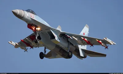 Многоцелевой истребитель Сухой Су-35