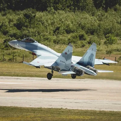 Российский Су-35 оказался дороже американского истребителя пятого поколения  F-35