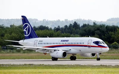 Что известно о самолете Sukhoi Superjet 100 и почему его критикуют