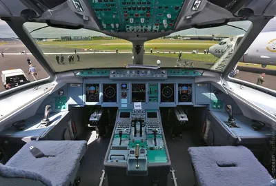 Характеристики самолета Sukhoi SuperJet-100 - РИА Новости, 19.04.2011