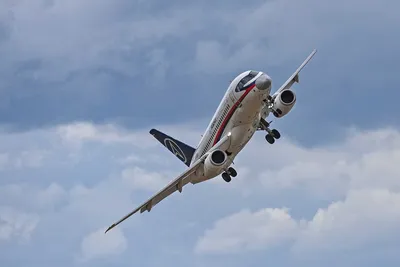 Модель самолета металлическая Сухой Суперджет SSJ-100 авиакомпания Россия -  купить в интернет-магазине OZON по выгодной цене (1175184644)