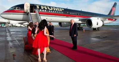 Трамп приказал перекрасить свой самолет - Российская газета