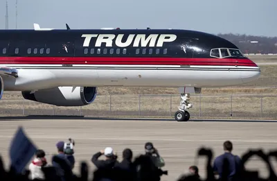 Самолет Трампа столкнулся с другим лайнером в аэропорту Нью-Йорка – Рубрика