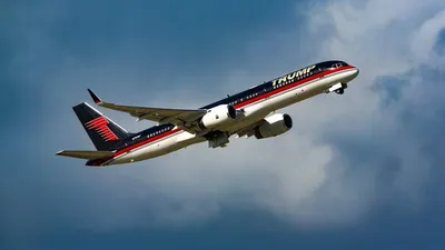 Boeing Трампа столкнулся с самолетом в аэропорту Нью-Йорка :: Новости :: ТВ  Центр