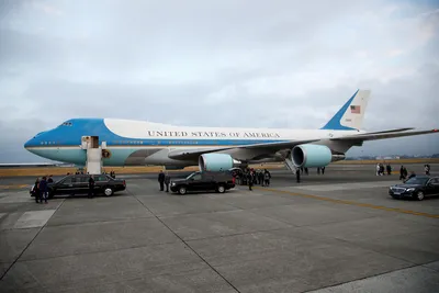 Боинг 757200 самолёт «Дональд Трамп» в аэропорту Палм-Бич в США  Редакционное Фотография - изображение насчитывающей полет, перевозка:  273790662