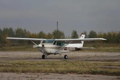 Полет на самолете Cessna 172 для двоих 20-минут - купить подарочный  сертификат в Киеве | DONUM