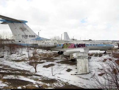 Ту-134 в Махачкале: памятник советской авиации