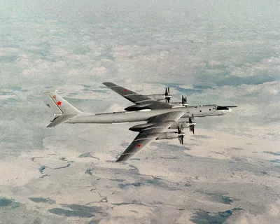 Самолет-ретранслятор Ту-142МР. - Российская авиация