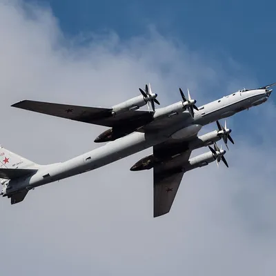 Самолеты Ту-142 ТОФ обнаружили подлодки \"противника\" - РИА Новости,  17.04.2023