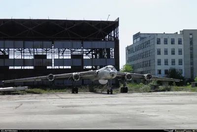 Военный Ту-142 сел под Вологдой с отказавшим двигателем — РБК