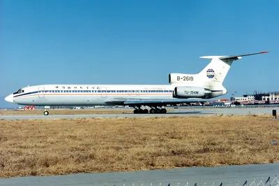 Самолёт Ту-154 в небе» — создано в Шедевруме