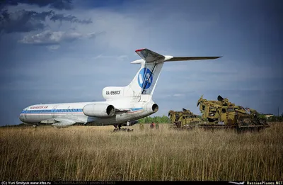Огромный шаг человечества в криогенную авиацию. 35 лет назад поднялся в  небо российский Ту-155 - первый в мире самолет на водороде - Российская  газета