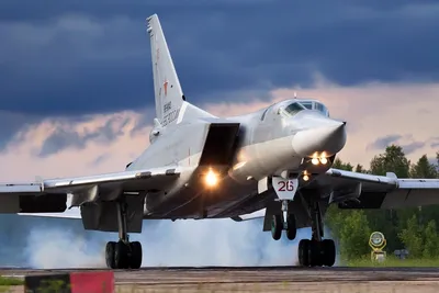 Ту-22М готовился бить ракетами: снимки аэродрома \"Сольцы\" после удара БПЛА  - Главред