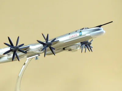 Самолет ТУ-95МС (Самара) [Готовая модель] (1:100) - Военные самолеты -  космический магазин AstroZona.ru