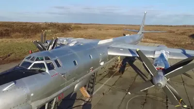 Ту-95 c покрышками - YouTube