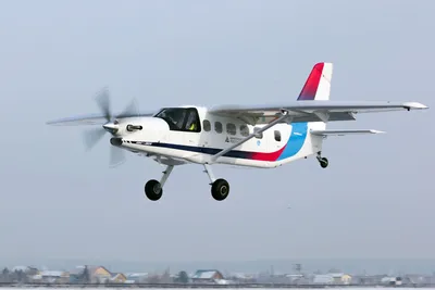 Белый пассажирский самолет в полете Стоковое Фото - изображение  насчитывающей двигатель, ландшафт: 108767004