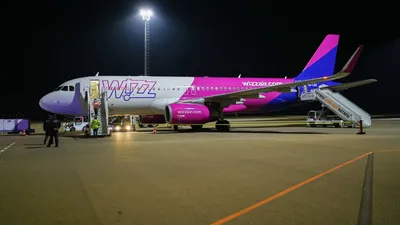 Самолет Wizz Air, приземлившийся в Киеве, вернулся в Будапешт - РИА  Новости, 02.11.2021