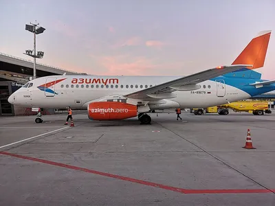 Авиакомпания \"Азимут\" впервые получит новый SSJ с двигателями \"второй  категории\". - AEX.RU