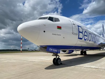 Один из самолетов «Белавиа» теперь носит имя Анатолия Гусарова - БЕЛАВИА -  Авиакомпания Республики Беларусь