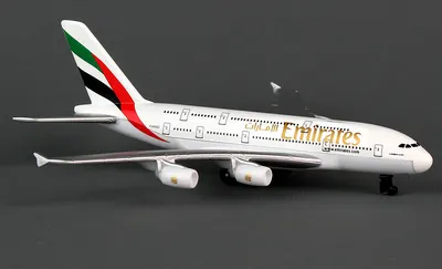 Модель самолета Airbus A380 Emirates 1:250