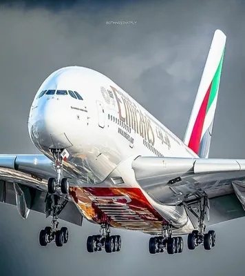 Модель самолета Gemini Jets GJUAE2175 Airbus A380-800 Emirates 1:400