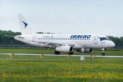 В Якутии самолету пришлось вернуться в аэропорт из-за проблем с шасси —  Улус Медиа