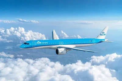 KLM получила первый региональный самолет нового поколения - фото