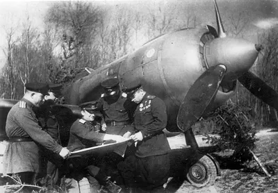 Новинка, модель самолета в масштабе 1/72 в масштабе СССР с изображением  истребителя Лавочкина La-7 1945, модель самолета из пластикового сплава в  подарок | AliExpress