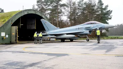 НАТО снимет с патрулирования неба Балтии половину самолетов / Статья