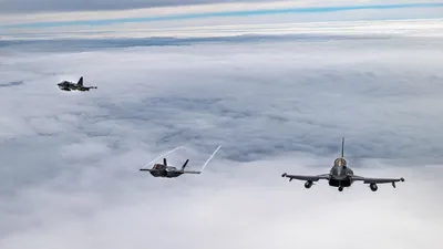 ВКС дважды за день перехватили самолеты НАТО вблизи российских границ - РИА  Новости, 11.09.2020