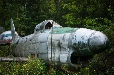 Вблизи Киева обнаружили британские самолеты времен Второй мировой войны -  МЕТА
