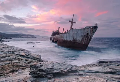Самые таинственно-красивые брошенные корабли мира