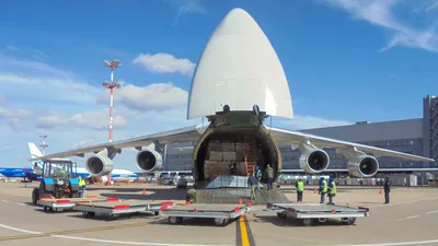 Так выглядел самый большой самолет в мире после российской бомбардировки -  Infobae